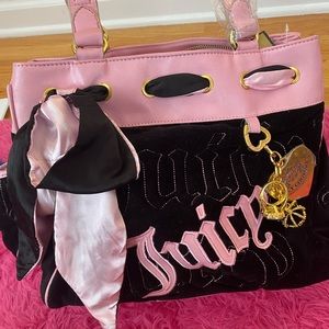 Juicy couture daydreamer black and pink bag